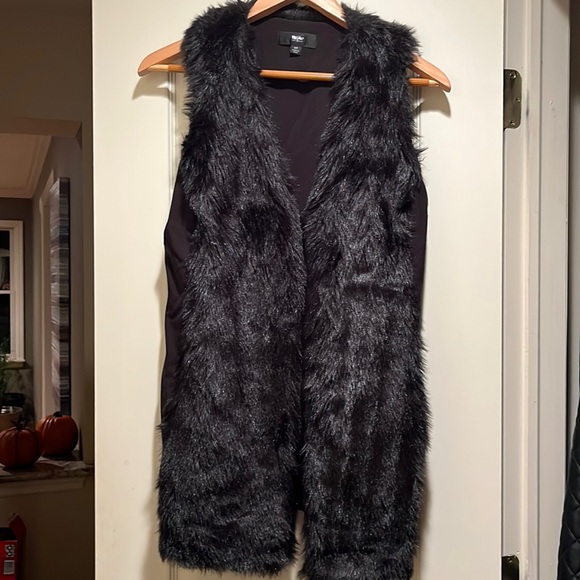 Mossimo brand Black faux fur open front vest, size small - Picture 1 of 3